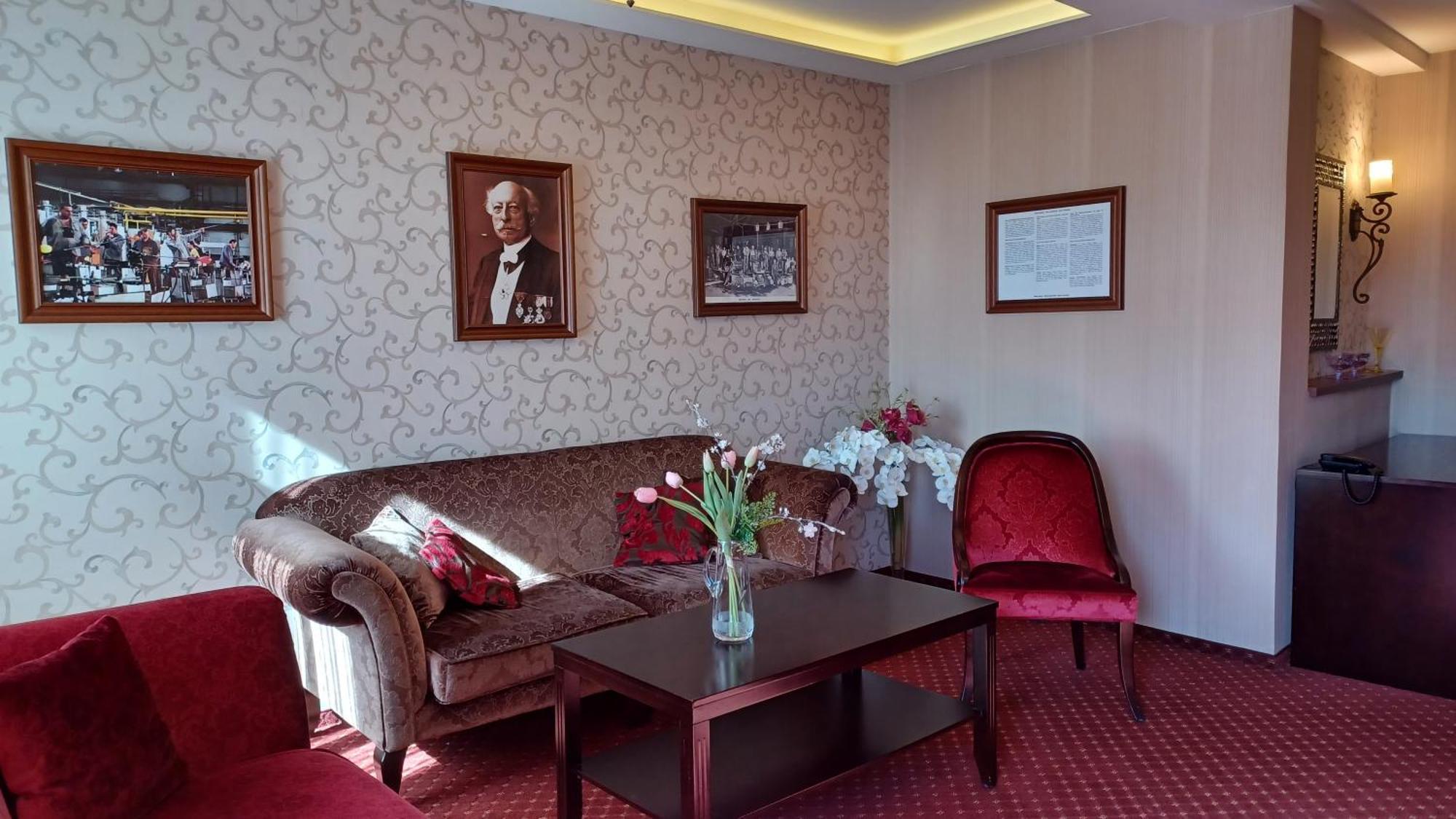 Hotel Dvorana Карлови Вари Екстериор снимка