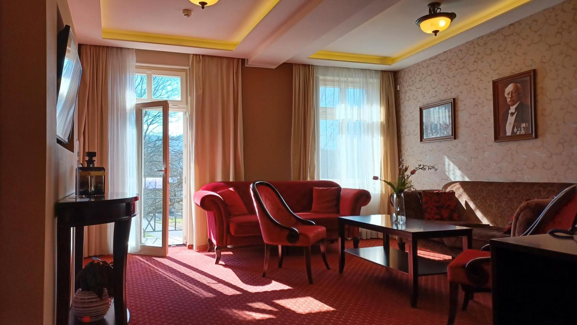 Hotel Dvorana Карлови Вари Екстериор снимка