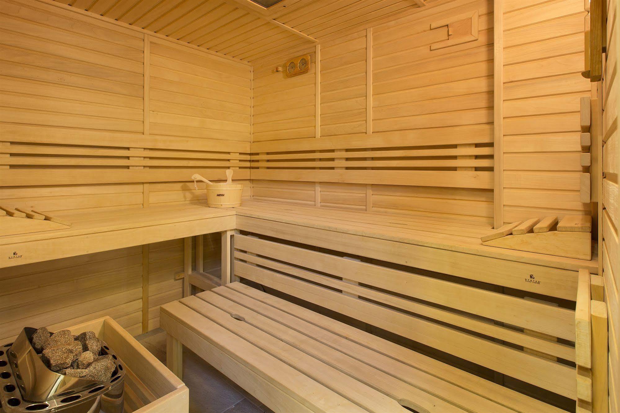 Hotel Dvorana Карлови Вари Екстериор снимка