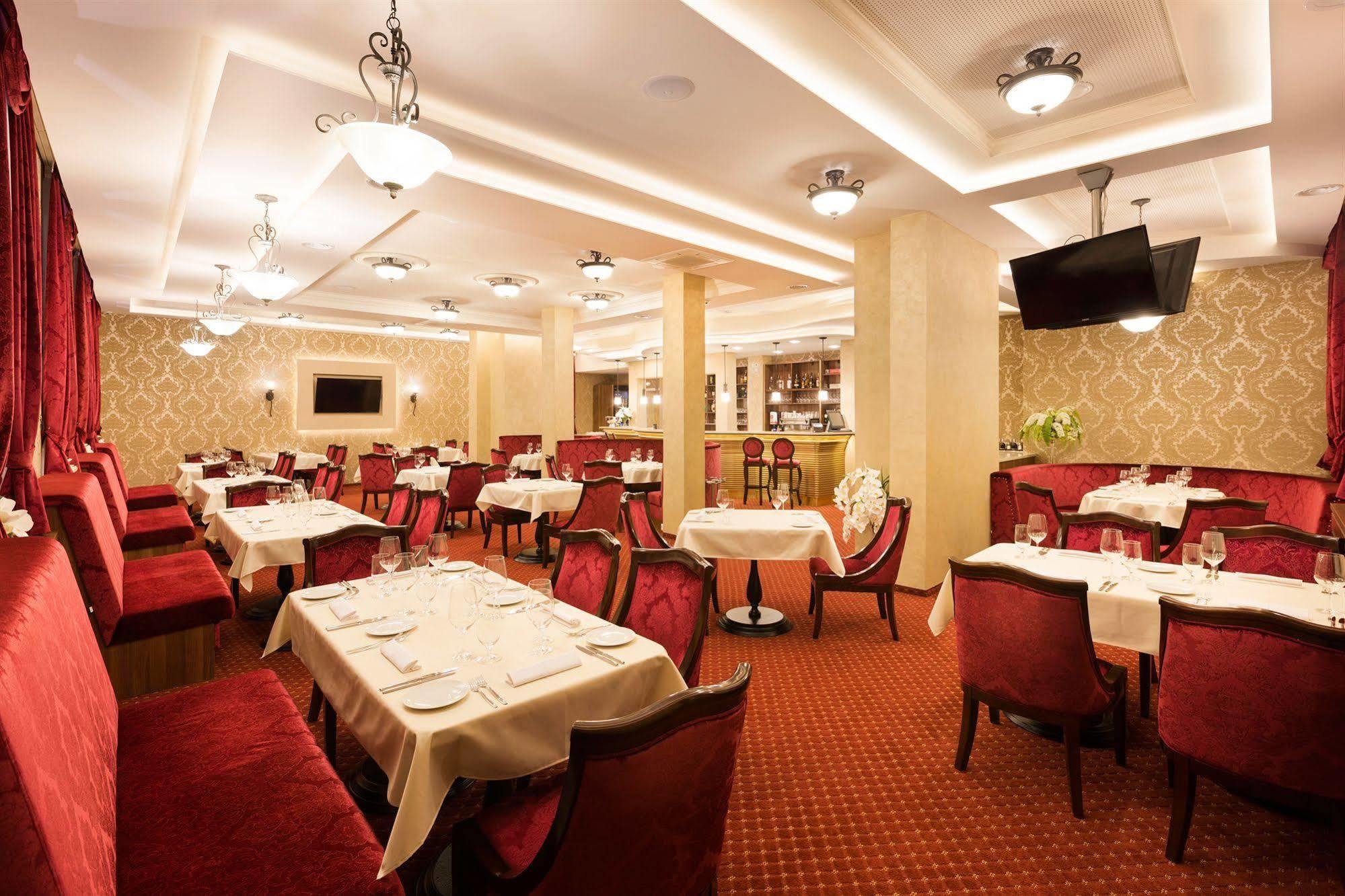 Hotel Dvorana Карлови Вари Екстериор снимка