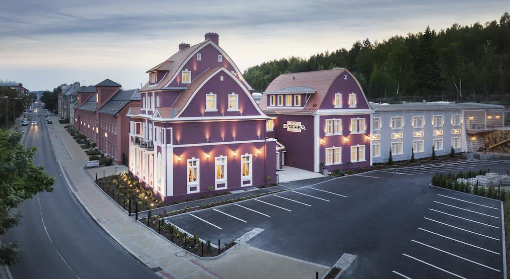 Hotel Dvorana Карлови Вари Екстериор снимка